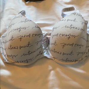 VIctorias secret White everyday bra